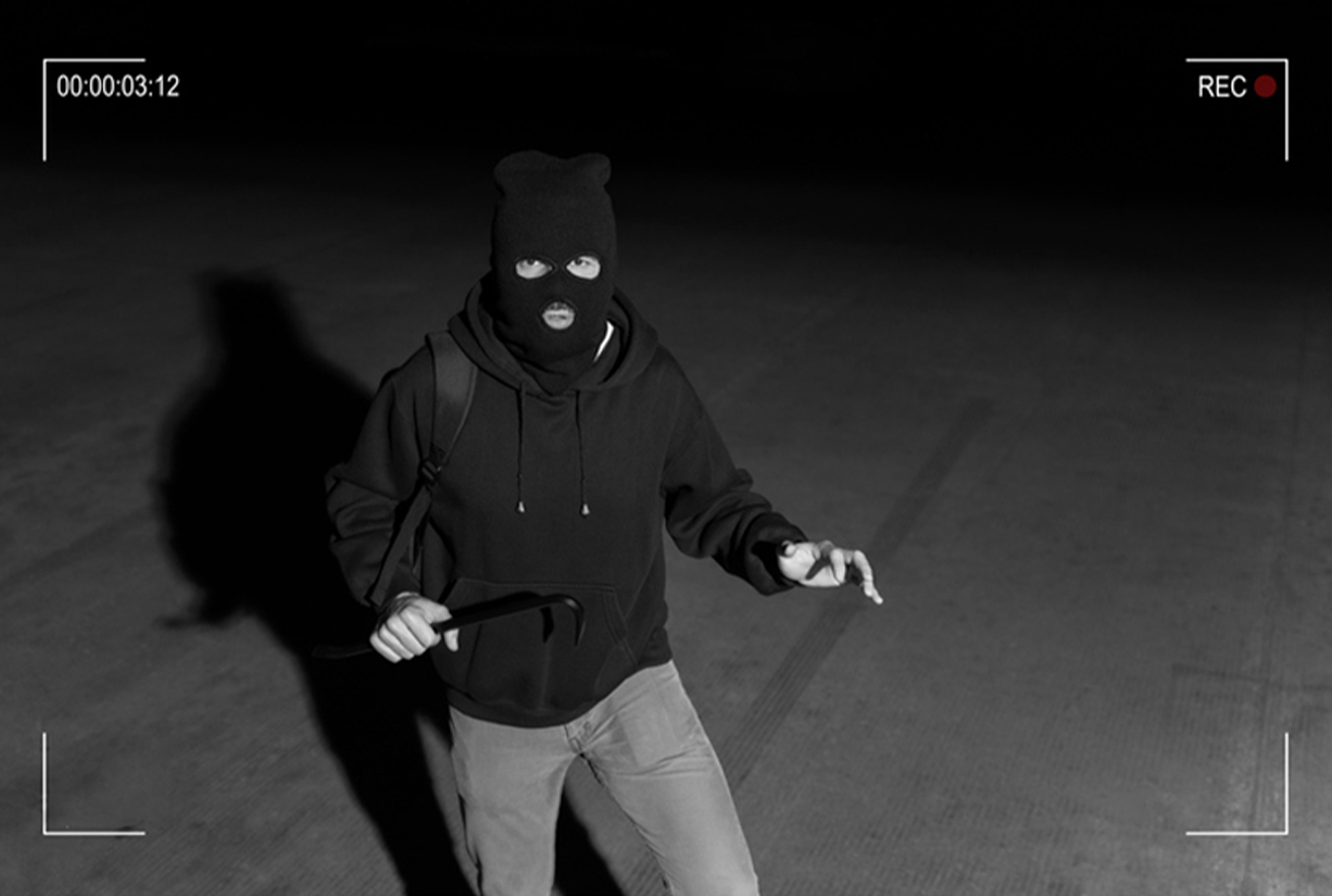 man caught on video for attempted burglary